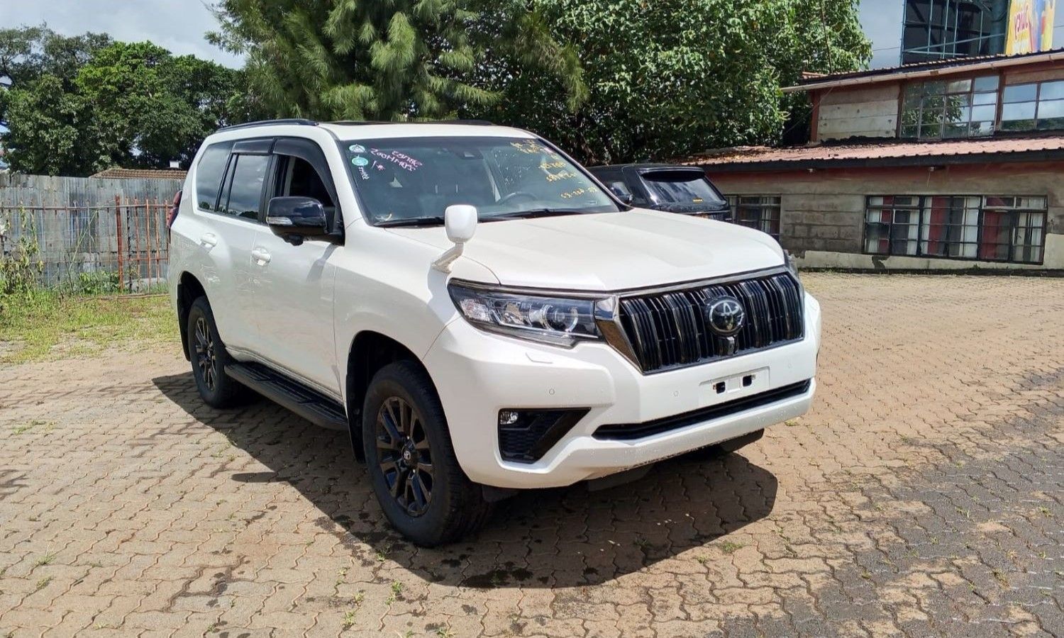 Toyota Land Cruiser Prado 1
