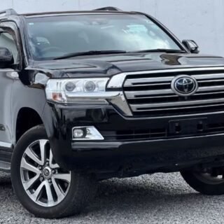 Toyota Land Cruiser V8 1