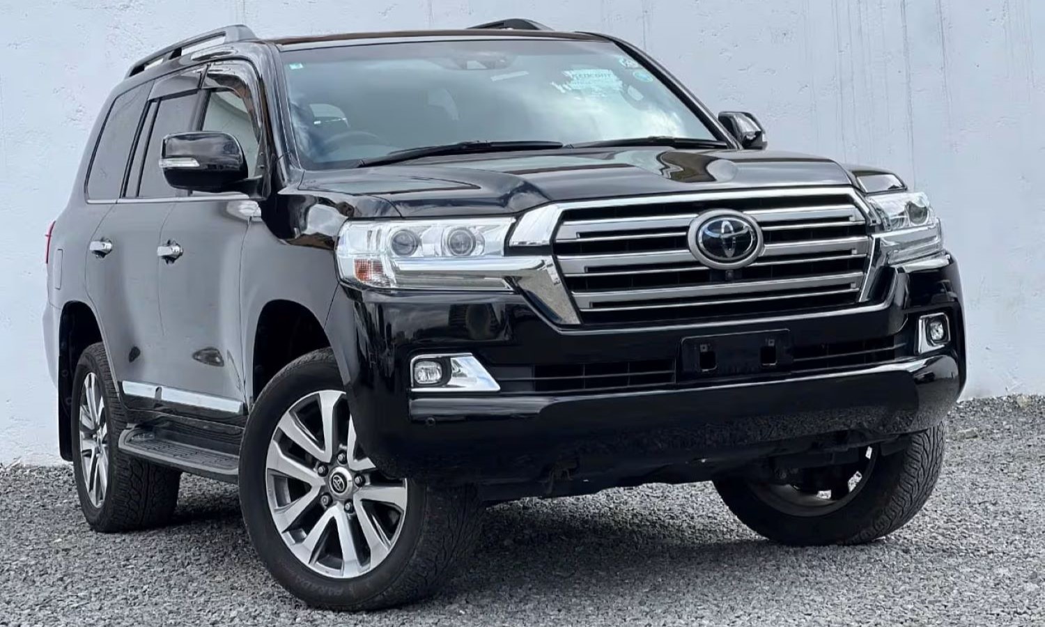 Toyota Land Cruiser V8 1
